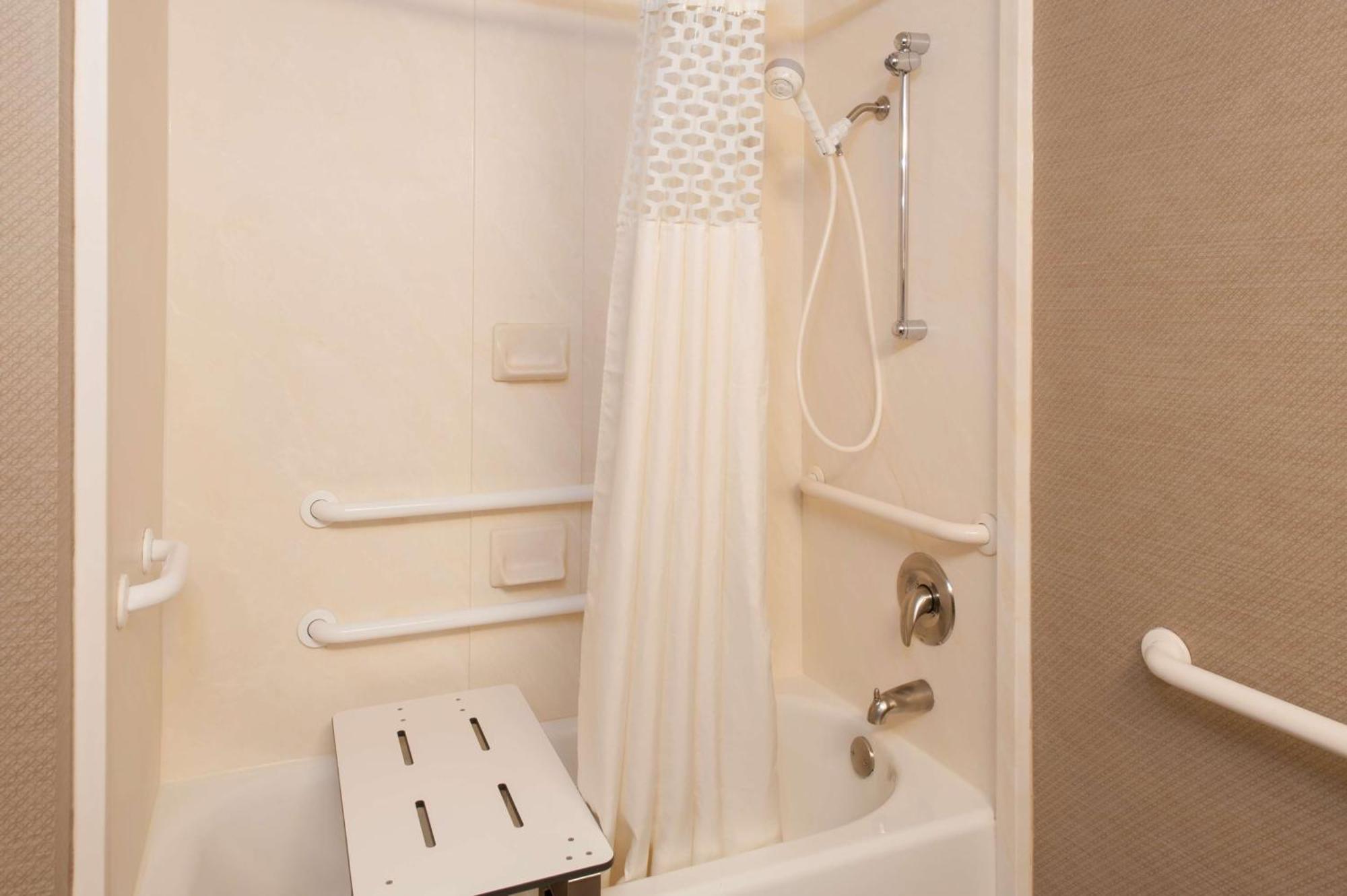 Hampton Inn Muskegon Muskegon Heights Eksteriør billede