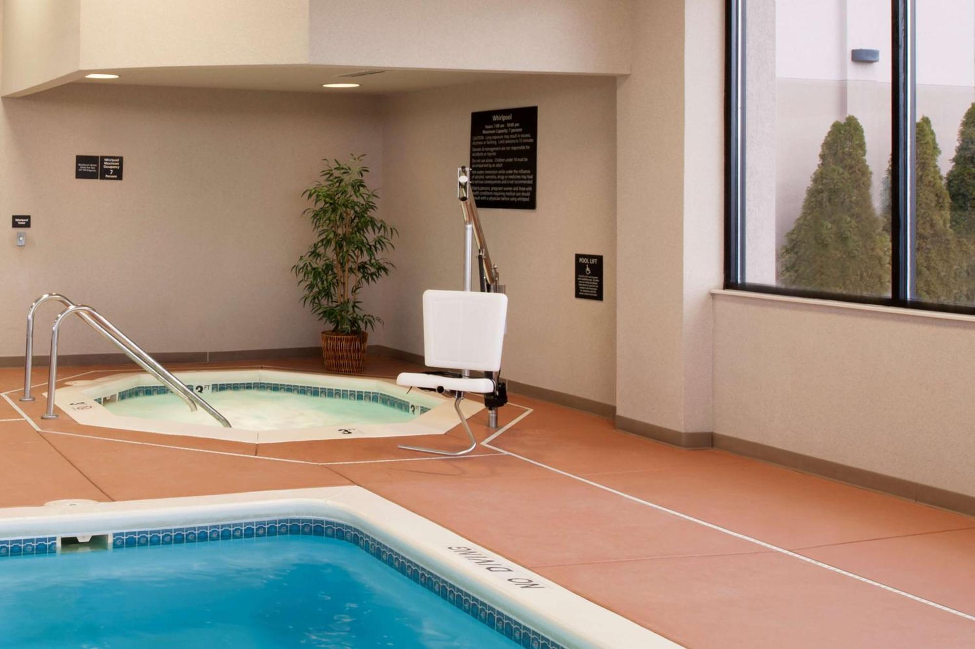 Hampton Inn Muskegon Muskegon Heights Eksteriør billede